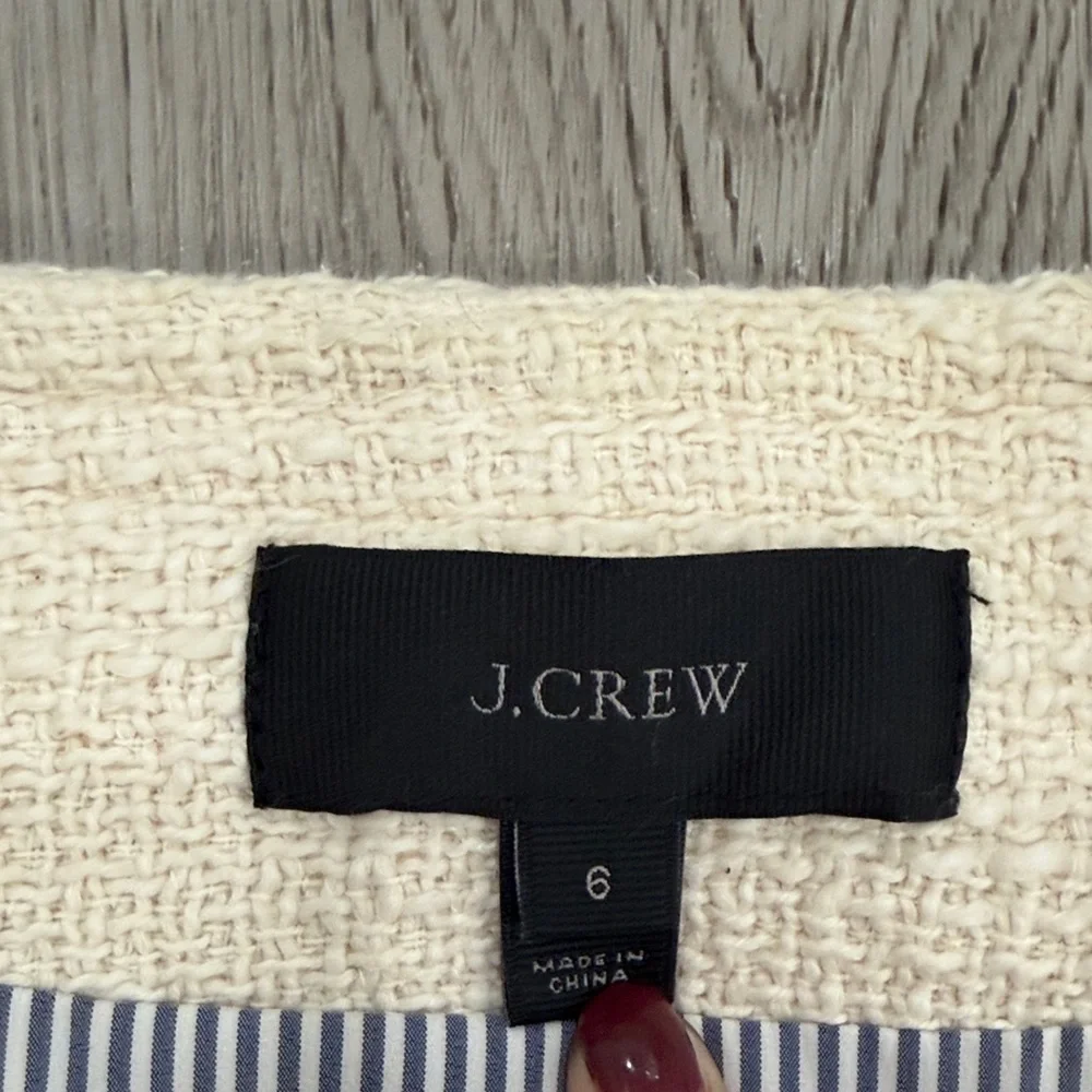 J crew Stylish Cream jacket with Red Accents - Picture 2 of 3